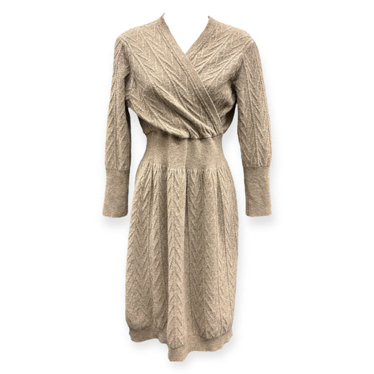 Dress Sweater By Clothes Mentor In Beige, Size: Xs