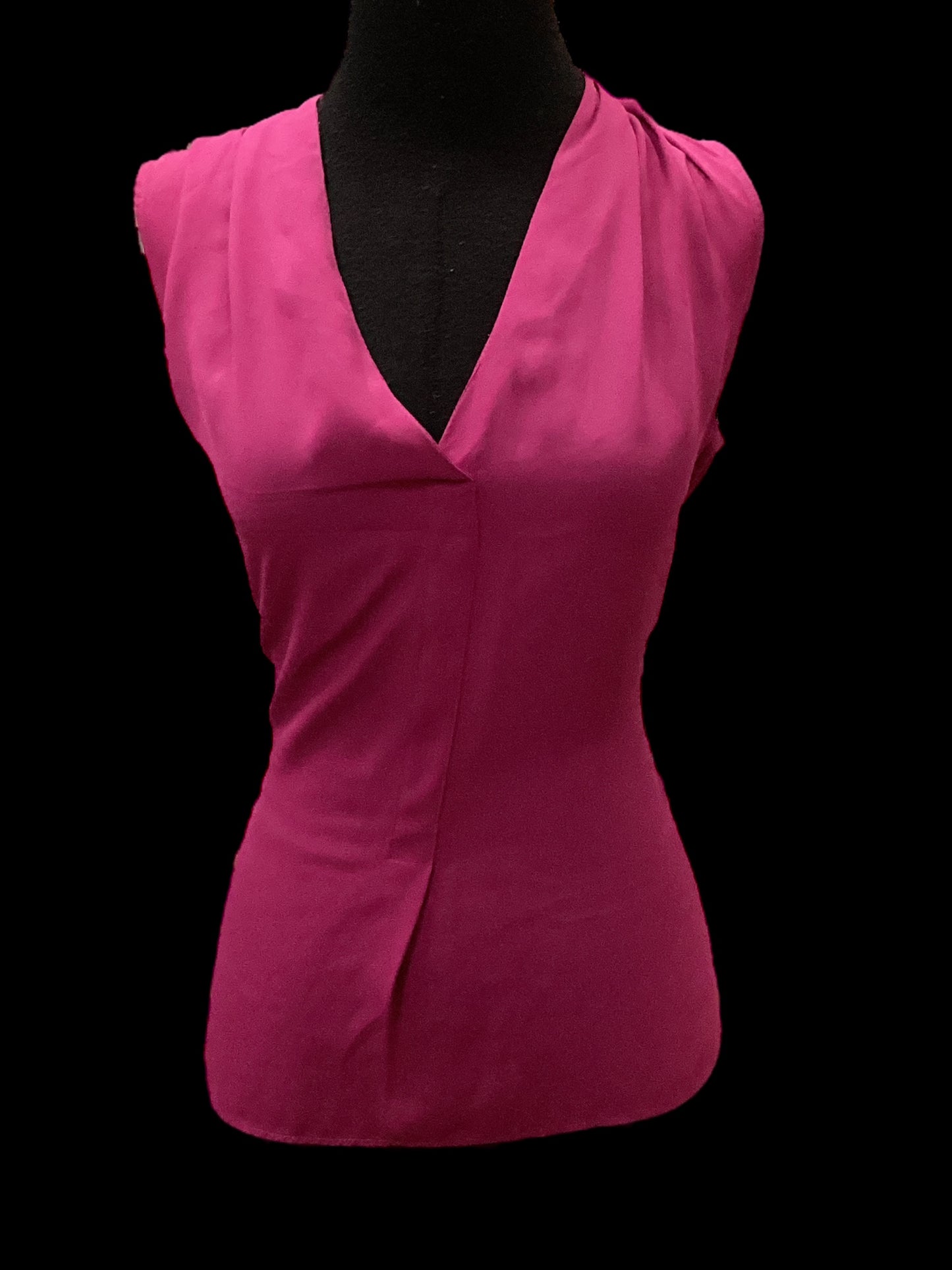 Top Sleeveless By Rose And Olive  Size: M