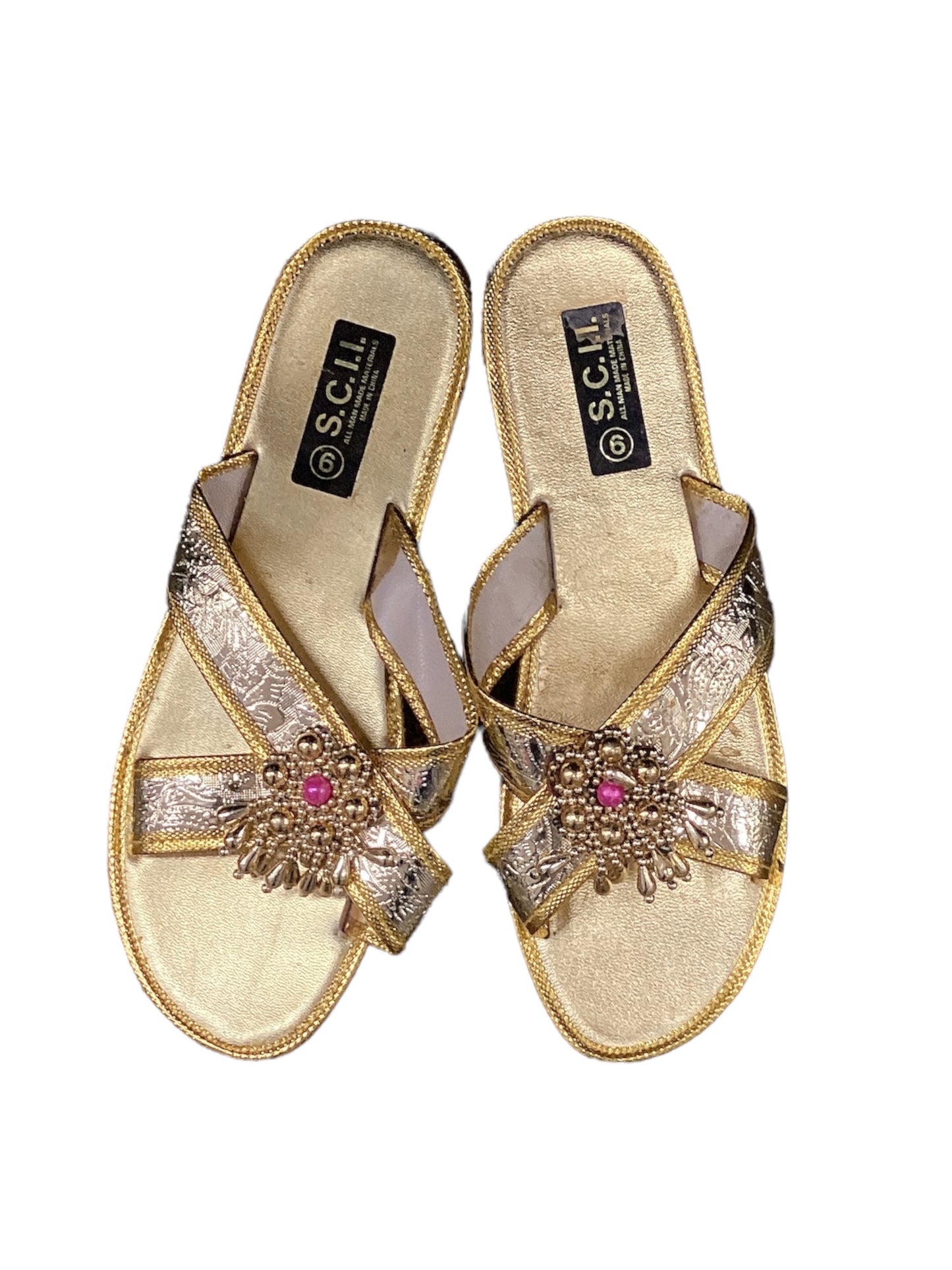 Gold Sandals Flats Clothes Mentor, Size 6