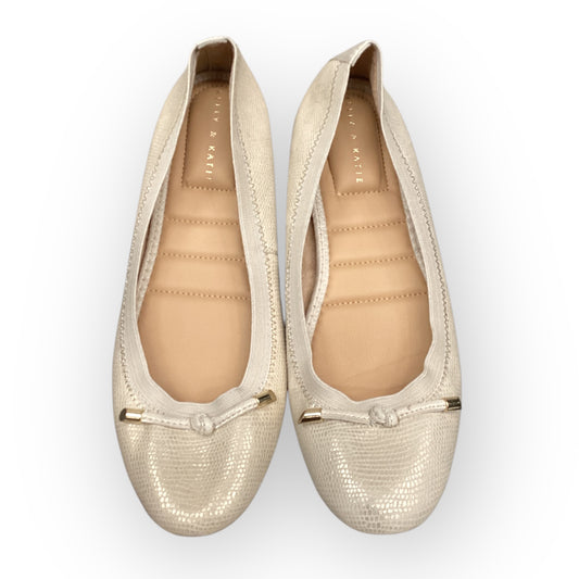 Shoes Flats By Kelly And Katie In Gold, Size: 9.5